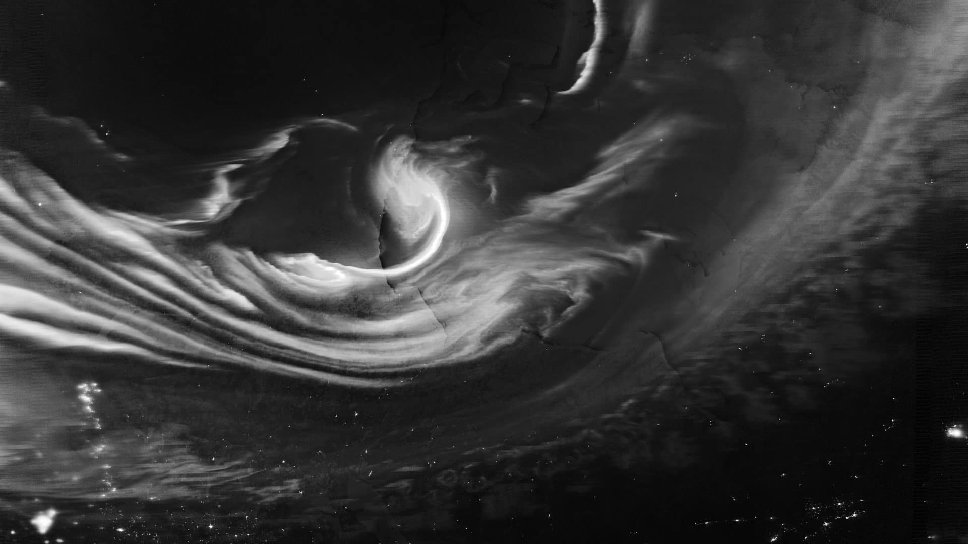 SpaceX perd des satellites Starlink à cause du Soleil