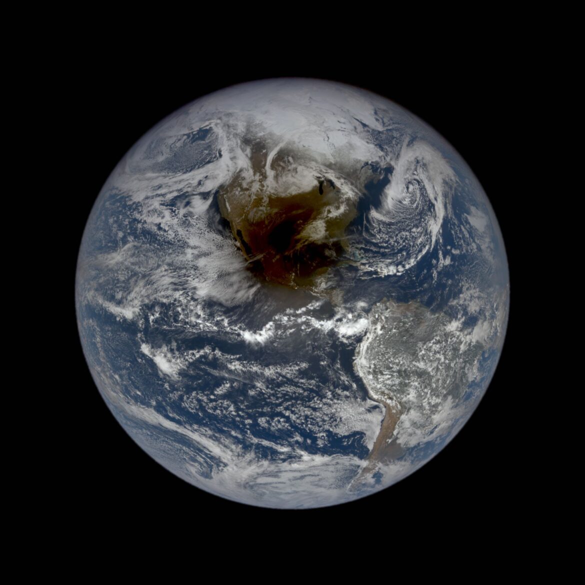 L’éclipse du 8 avril en images