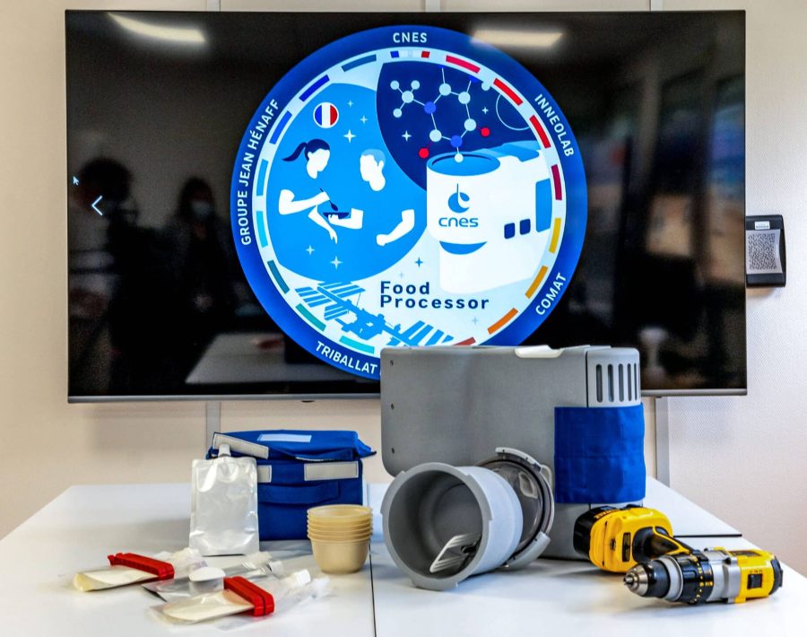 jsc2023e054754 (6/23/2021) --- A preflight view of the Food Processor Instrument and consumables including the drill it will need to use on board the International Space Station (ISS). The objective of the Advanced System for Space Food (Food Processor) investigation on board the International Space Station is to test a prototype equipment demonstrator with one specific recipe that uses basic cooking functions (beating egg whites, mixing products).  © CNES/DE PRADA Thierry, 2021.