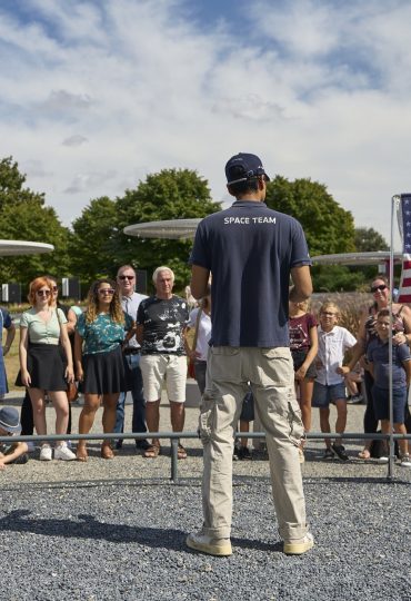 l'animateur de m'animation l'aigle s'est posé