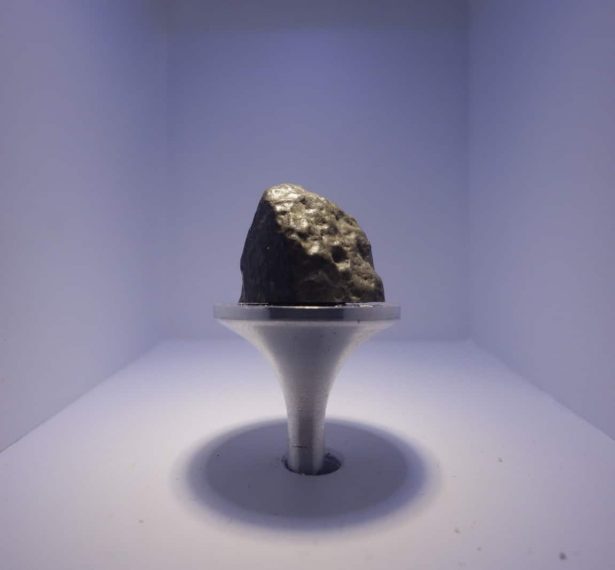 Une pierre de Mars à la Cité de l'espace