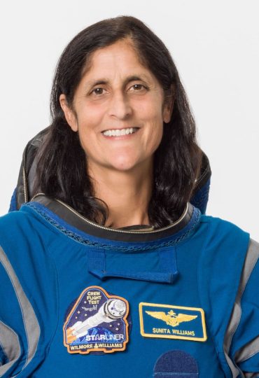 Boeing Crew Flight Test (CFT) crew portrait of Suni Williams.  1-to-1 Selection.  Photo Date: November 2, 2022. Location: Building 8, Room 183 - Photo Studio. Photographer: Robert Markowitz