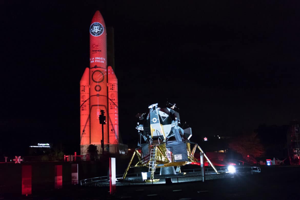 La fusée Ariane 5 de la Cité de l’espace aux couleurs du Stade Toulousain