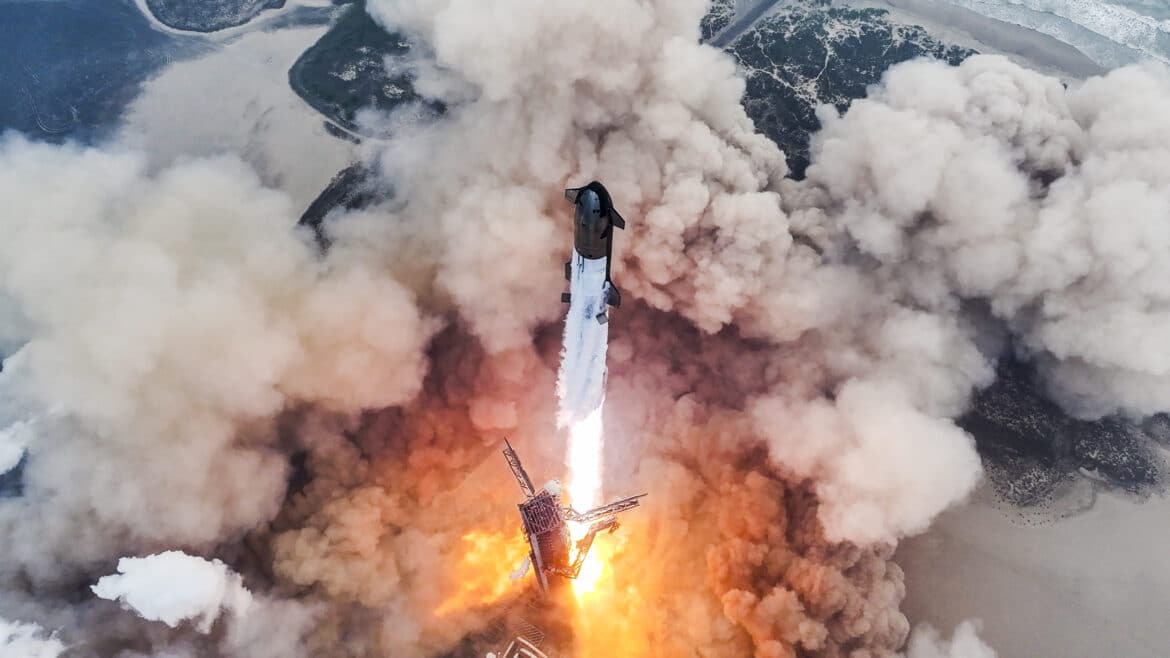 IFT4 marca el impresionante doble regreso de Starship