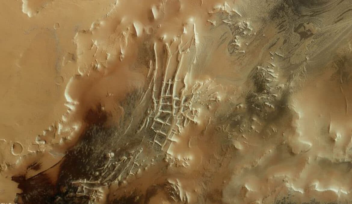 Des signes d’« araignées » à la surface de Mars