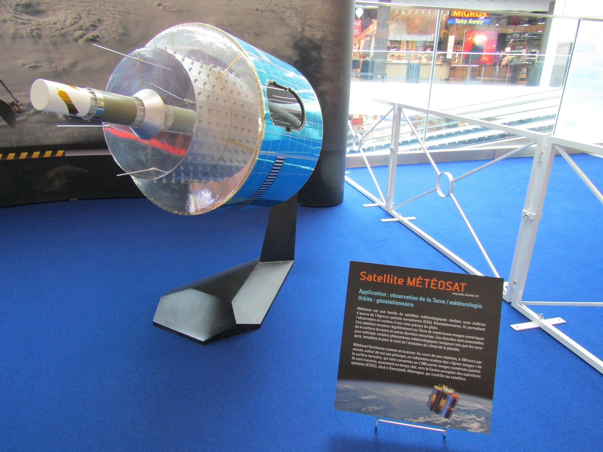 Maquette du satellite Météosat à l'échelle 1/4