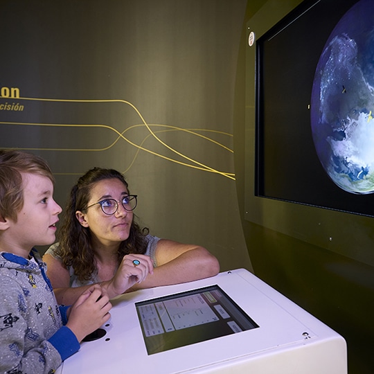Quai du Système solaire - Observez la Terre dans le Système solaire - Cité de l'espace