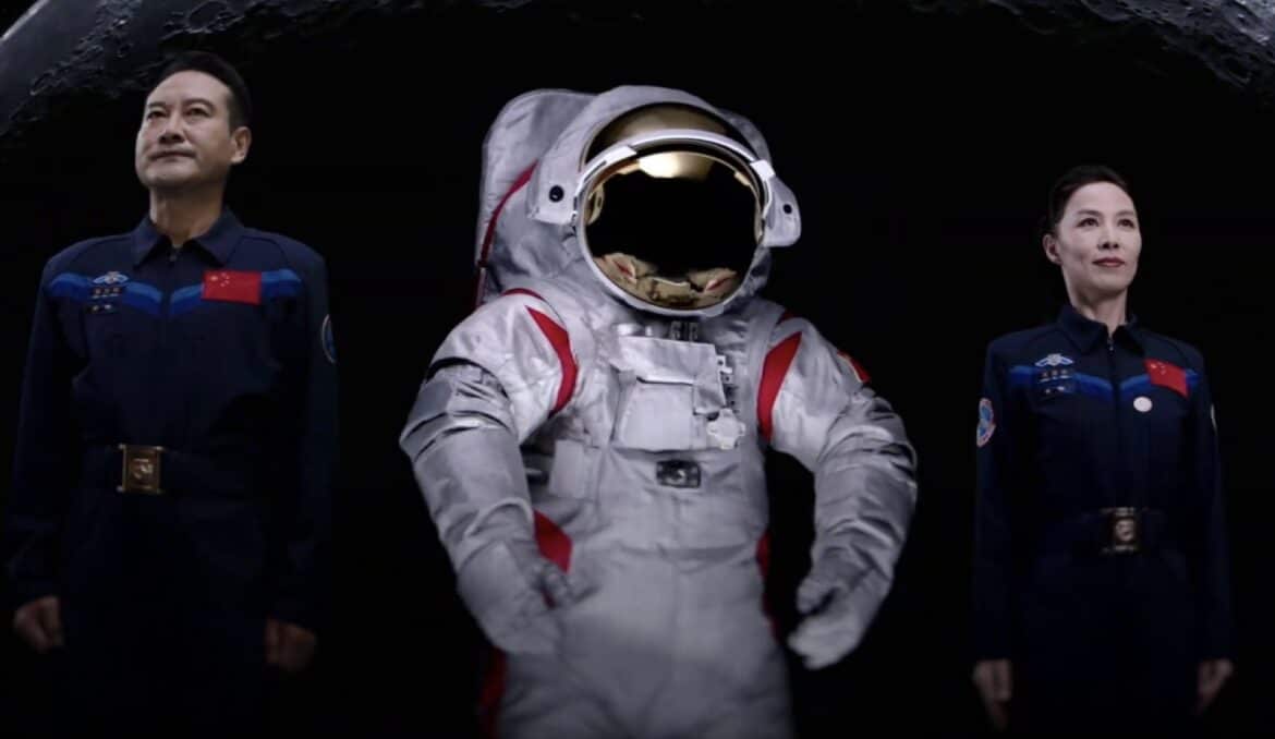 La Chine présente son scaphandre lunaire